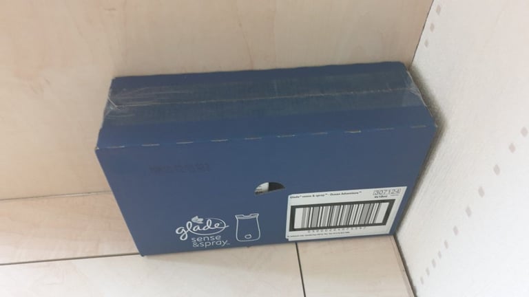 Glade Sense & Spray Holder & Spray - Automatic Air Freshener X 4 with Batteries Ocean Adventure