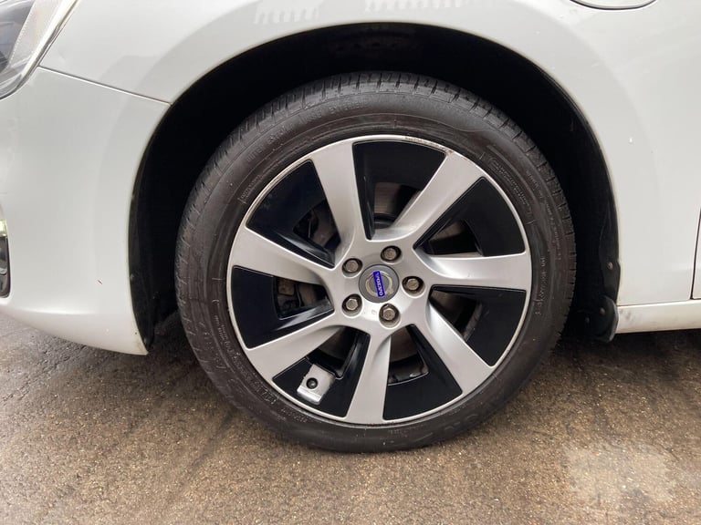 2014 Volvo V60 2.4 D6 Estate 5dr Diesel Plug-in Hybrid Geartronic AWD Euro 5 (s/s) (285 ps ESTATE...