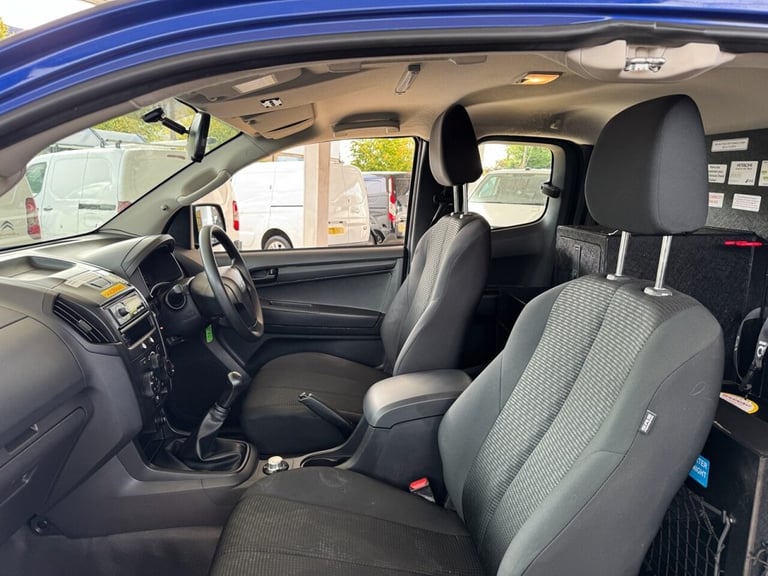2019 69 ISUZU D-MAX 1.9TD EXTENDED CAB ROLLER SHUTTERS CAMERAS TOW PACK 4X4 EX E