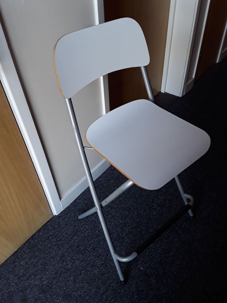 Folding bar stool