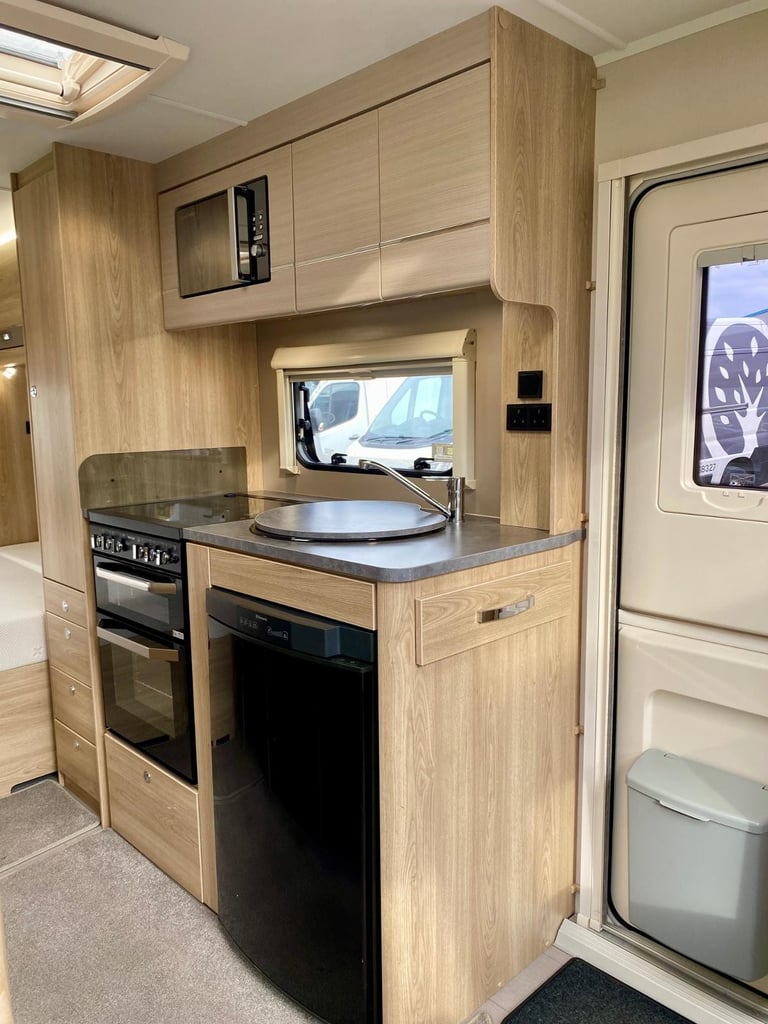 2020 Elddis Avante 454. 2 Berth. Island bed, Touring Caravan