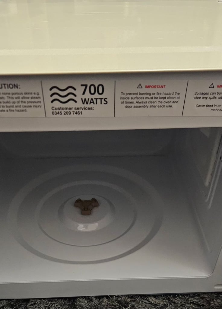 Russell Hobbs RHMM701C 17L 700w Cream Solo Manual Microwave with 5 Power Levels, Ringer & Timer,