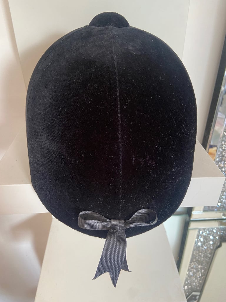 Horse Riding Hat 57cm fits 8-12 year old champions CPX-3000  