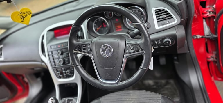 2015 Vauxhall Astra 1.6i Excite Euro 6 5dr HATCHBACK Petrol Manual