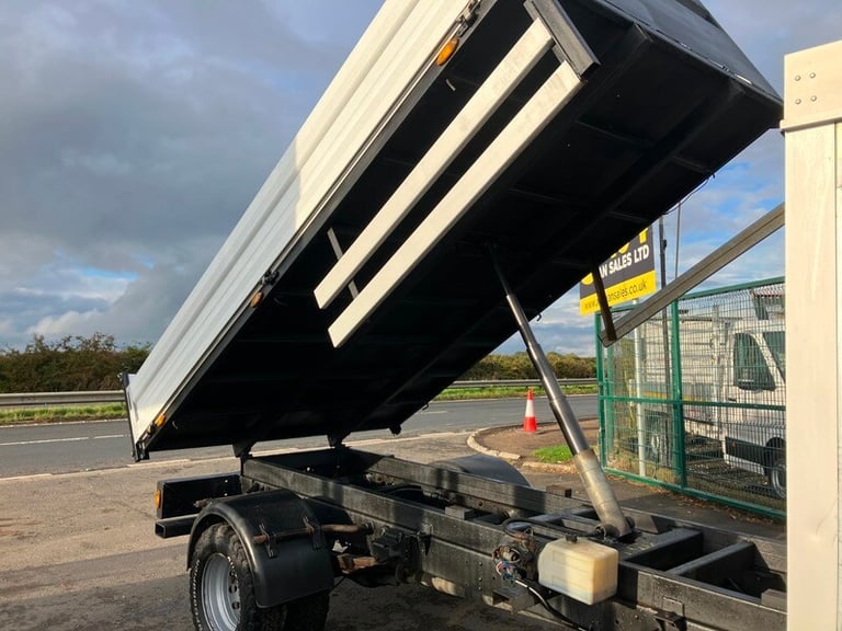 IVECO DAILY TIPPER WITH TOOLBOX AND AIRCON. 11,950 NO VAT