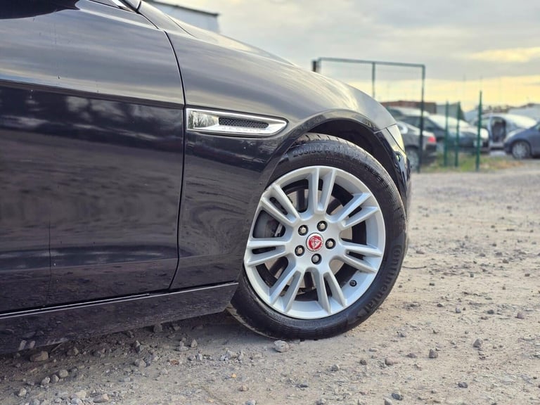 2016 Jaguar XE 2.0d Prestige Auto Euro 6 (s/s) 4dr Saloon Diesel Automatic