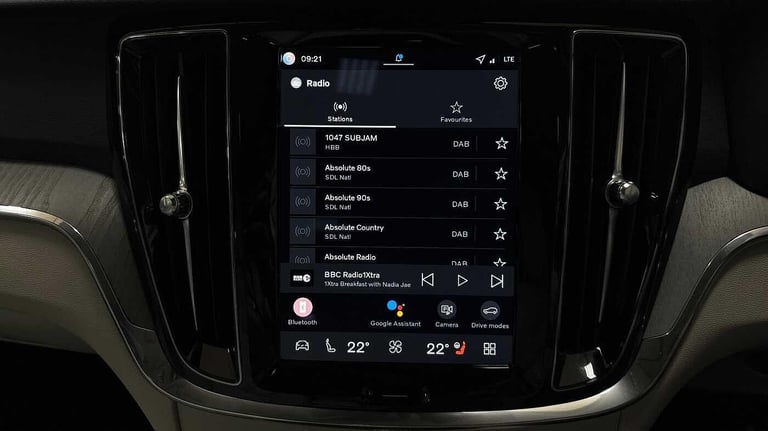 2025 Volvo V60 2.0 T8 [455] PHEV Ultra Dark 5dr AWD Auto ESTATE PETROL/ELECTRIC Automatic