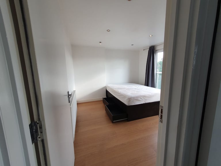 Newly decorated large double room 