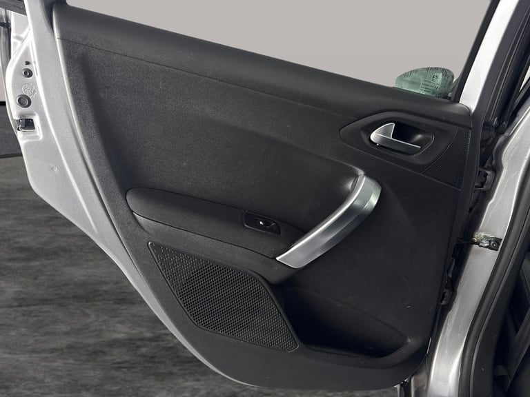 2019 Peugeot 2008 1.2 PureTech Allure Premium SUV 5dr Petrol Manual Euro 6 (s/s) (82 ps) - RE Suv...