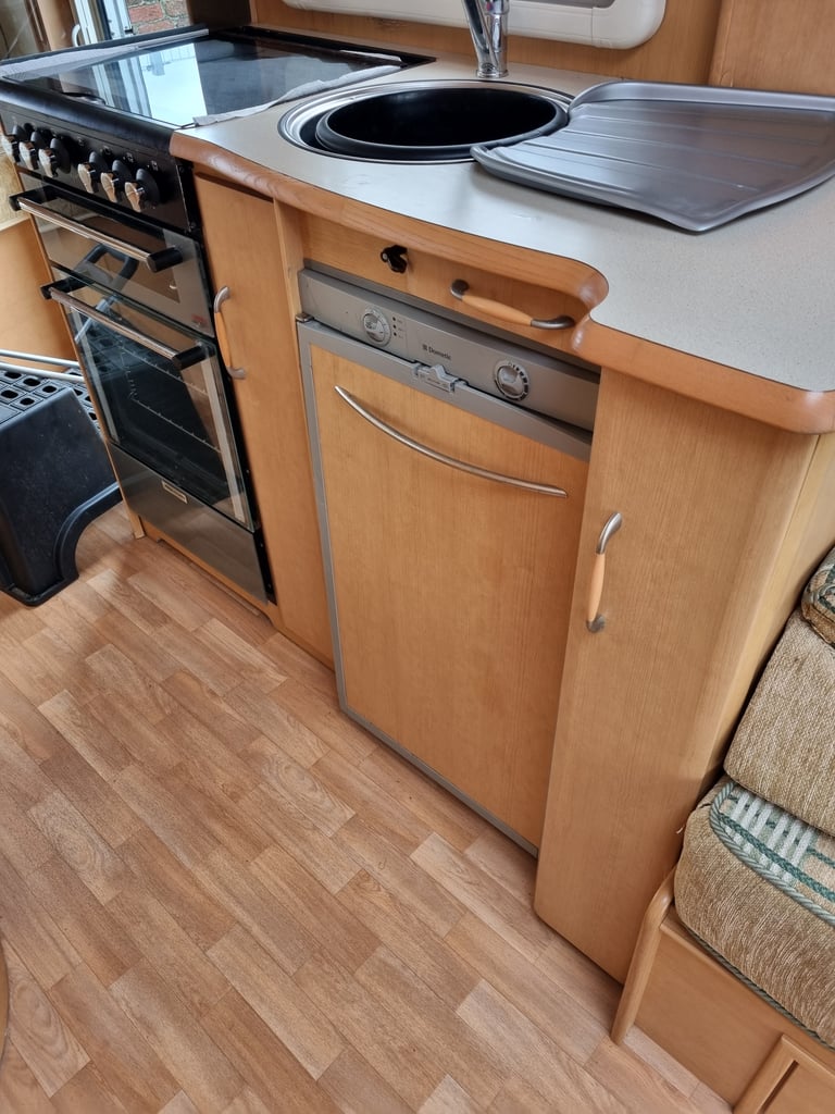 Abbey safari fixed bed excellent condition 