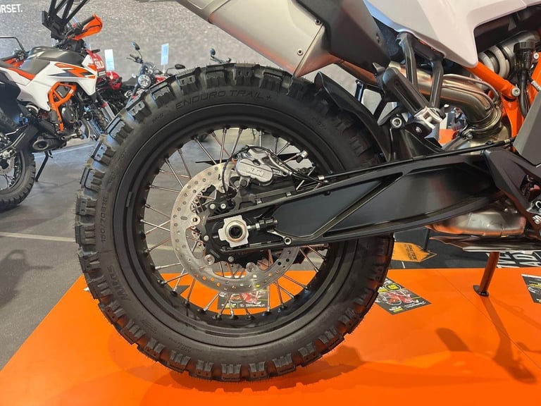 2025 KTM Street 890 ADVENTURE R orange 6 Speed
