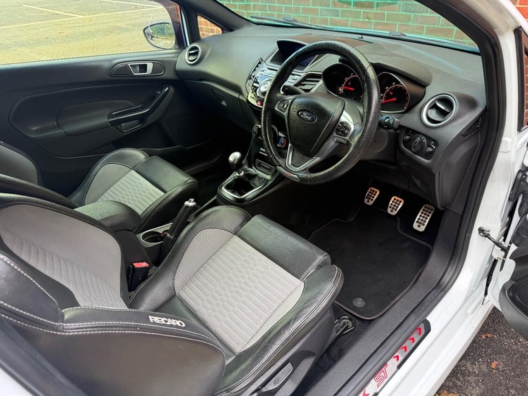 FORD FIESTA 1.6 T EcoBoost ST-2 2014