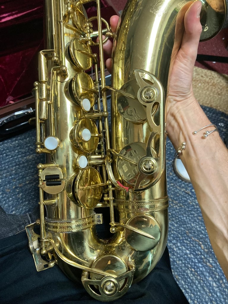 Tenor sax Mark VI copy, plays great !
