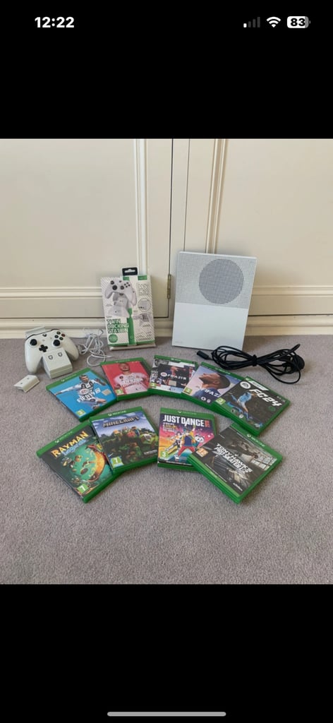 Xbox One S with controller, games and charging pod. All cables included 