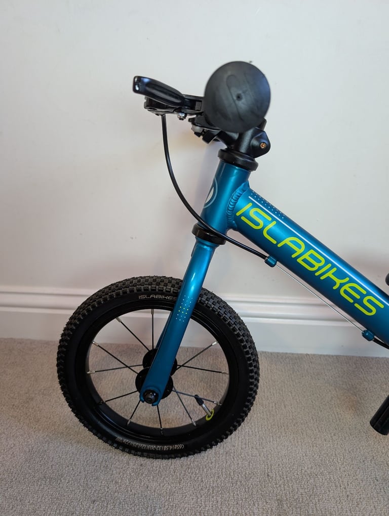BALANCE BIKE ISLABIKES ROTHAN 12 (2+) IN IMMACULATE CONDITION. COLLECTION NW LONDON OR BUCKS 