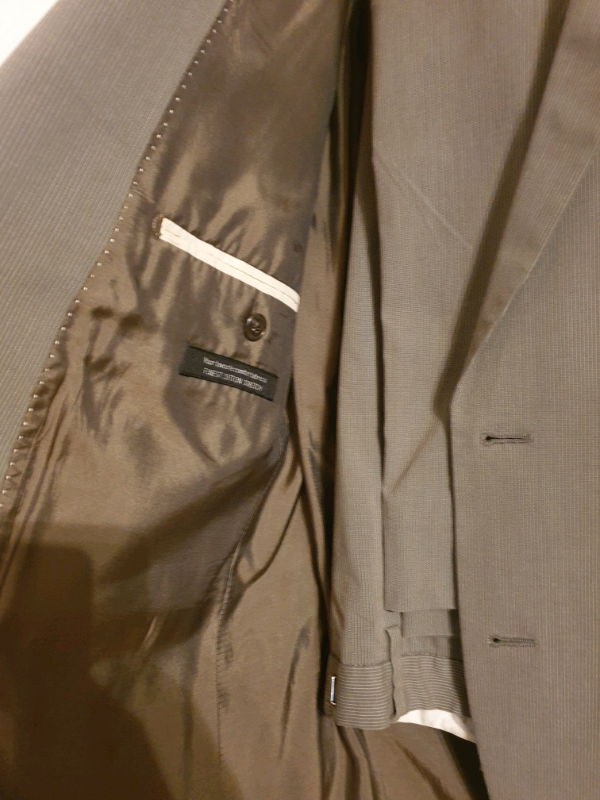 Strellson mens Premium Line Suit ,size 40 (L) .Used good condition  