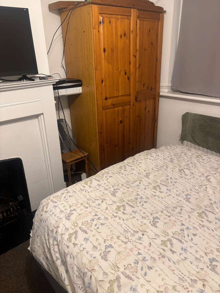 Spacious & Cosy Double Room for Rent AT UB7 9HN