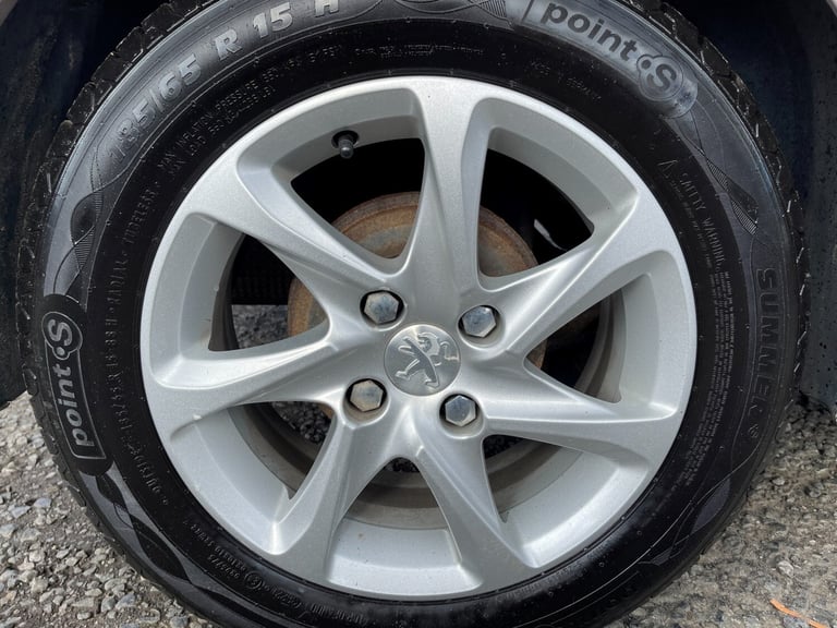 2014 Peugeot 208 ACTIVE 5-Door Petrol