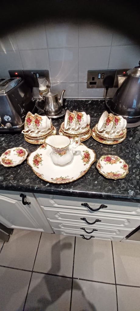 image for Royal albert old country rose teaset
