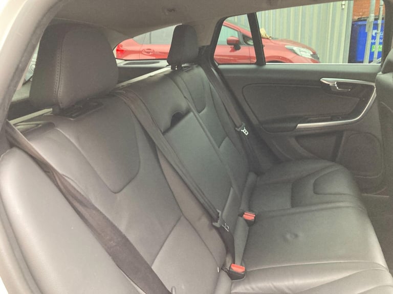 2014 Volvo V60 2.4 D6 Estate 5dr Diesel Plug-in Hybrid Geartronic AWD Euro 5 (s/s) (285 ps ESTATE...