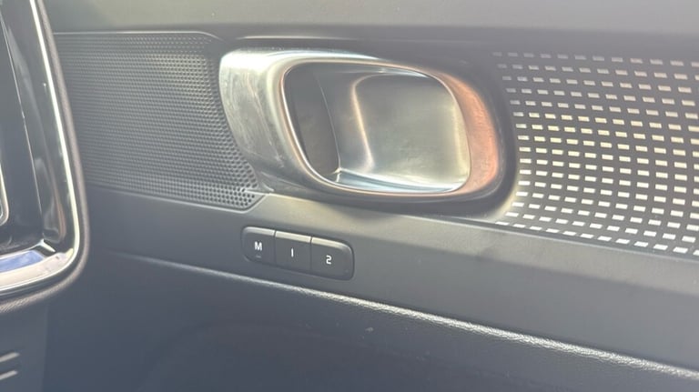 2025 Volvo XC40 Plus, B4 Mild hybrid, Petrol, Dark Estate Petrol Automatic