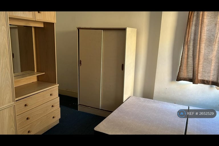 2 bedroom house in Turnpike Lane, Haringey, N8 (2 bed) (#2652529)