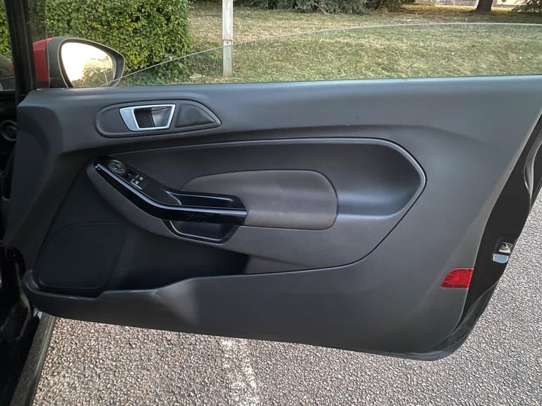2015 Ford Fiesta 1.0T EcoBoost Zetec S Black Edition Euro 5 (s/s) 3dr HATCHBACK Petrol Manual