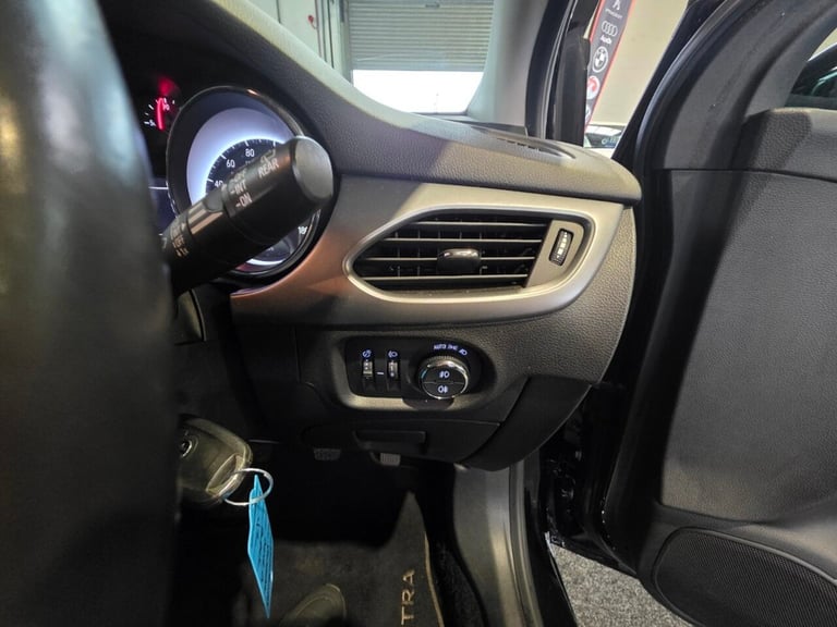 2018 68 VAUXHALL ASTRA 1.4I TURBO TECH LINE NAV SPORTS TOURER 5DR PETROL MANUAL 