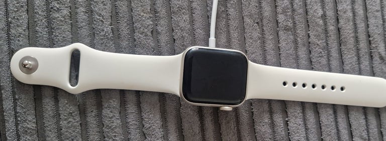 image for Apple watch se23 44mm