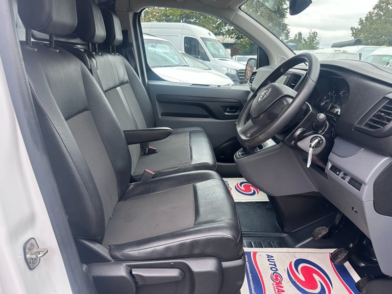2021 71 VAUXHALL VIVARO 2700 1.5d 120PS Dynamic L1 H1 Van