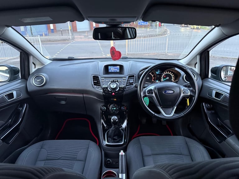 2013 Ford Fiesta 1.0T EcoBoost Titanium Euro 5 (s/s) 3dr HATCHBACK Petrol Manual