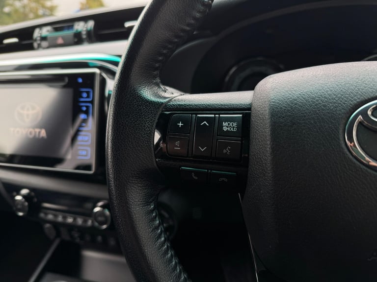 2020 Toyota Hilux 2.4 D-4D Invincible X Auto 4WD Euro 6 (s/s) 4dr (TSS) PICK UP Diesel Automatic
