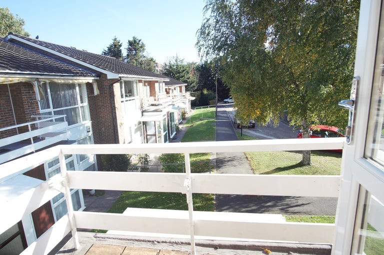 Impressive 2-bedroom first-floor flat available to rent in Stanmore, HA7