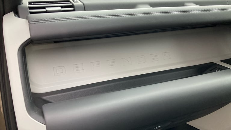 2024 Land Rover Defender 3.0 D250 X-Dynamic HSE 90 3dr Auto Diesel Estate Estate Diesel Automatic