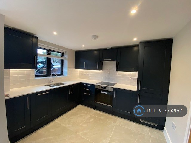 2 bedroom house in High Street, Princes Risborough, HP27 (2 bed) (#2652167)