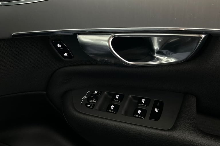 2020 69 VOLVO XC90 2.0 B5 MHEV MOMENTUM SUV 5DR DIESEL HYBRID AUTO 4WD EURO 6 (S