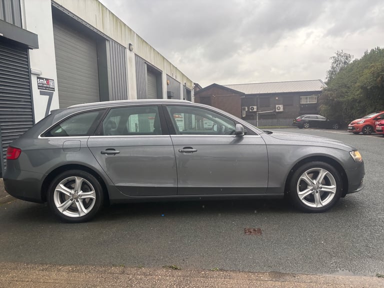 AUDI A4 2.0 TDI TECHNIK AVANT QUATTRO, SAT-NAV HEATED LEATHER FRONT & REAR PARKING SENSORS.