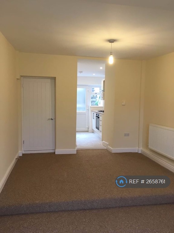 3 bedroom house in Tyisaf, Pentre, CF41 (3 bed) (#2658761)