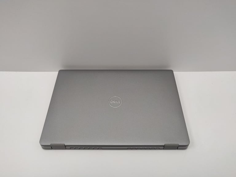 Dell Latitude i5 1135G7 8GB RAM 256GB SSD Windows 11 Pro 13.3-inch Laptop 11th Gen 1080P FHD 5320