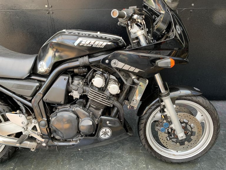 YAMHA FZS 600 FAZER PROJECT BIKE