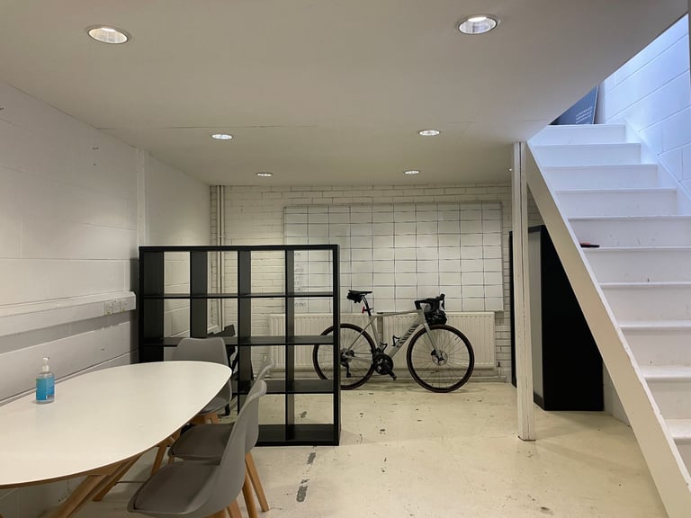 Whole ground floor of mezzanine studio to rent near Finsbury Park & the Arsenal Stadium, N7. 