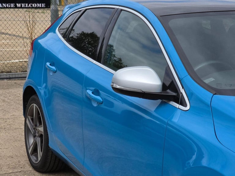 VOLVO V40 1.6 T3 R-Design Nav Euro 5 (s/s) 5dr 2014