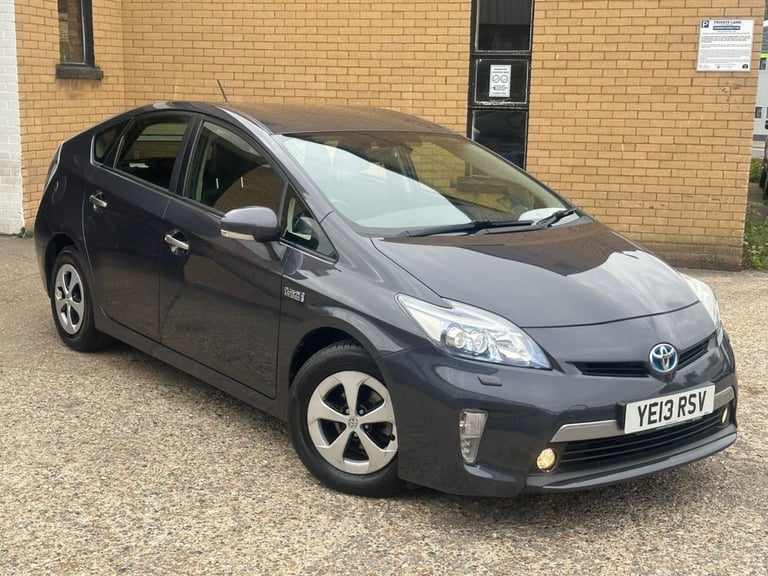 image for 2013 Toyota Prius 1.8 VVT-h Hatchback 5dr Petrol Plug-in Hybrid CVT Euro 5 (s/s) (136 ps) Hatchba...