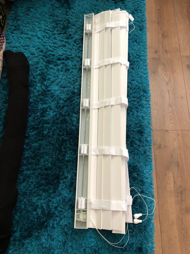 Venetian Blind - White - Branded - Hunter Douglas 