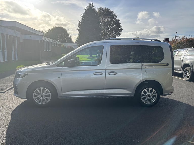 2022 Ford Tourneo Connect 2.0 EcoBlue Titanium Euro 6 (s/s) 5dr MPV Diesel Manual