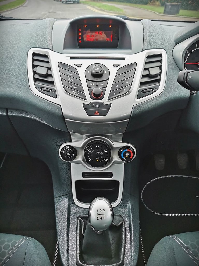 2011 FORD FIESTA ZETEC...ULEZ...1.2 PETROL...90 BHP...3 OWNERS...FSH...FULL MOT(NO ADVISORY)