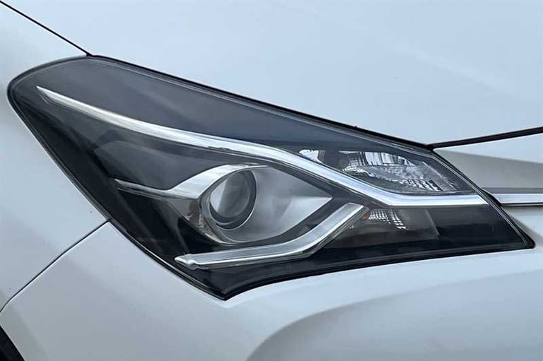 2019 Toyota Yaris 1.5 VVT-i Icon Hatchback 5dr Petrol CVT Euro 6 (111 ps) Hatchback Petrol Automatic