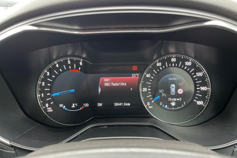 2016 Ford Mondeo 2.0 TDCi Titanium 5dr ** Sync 2 - Bluetooth / USB Connection ** Manual Hatchback...