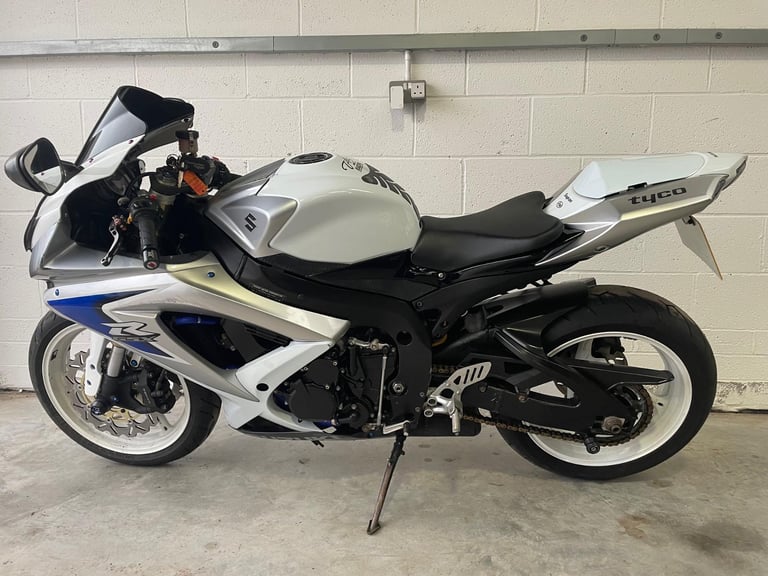 2008 - SUZUKI GSXR600 K8 - GSXR - RACE EXHAUST - USED MOTORCYCLE 