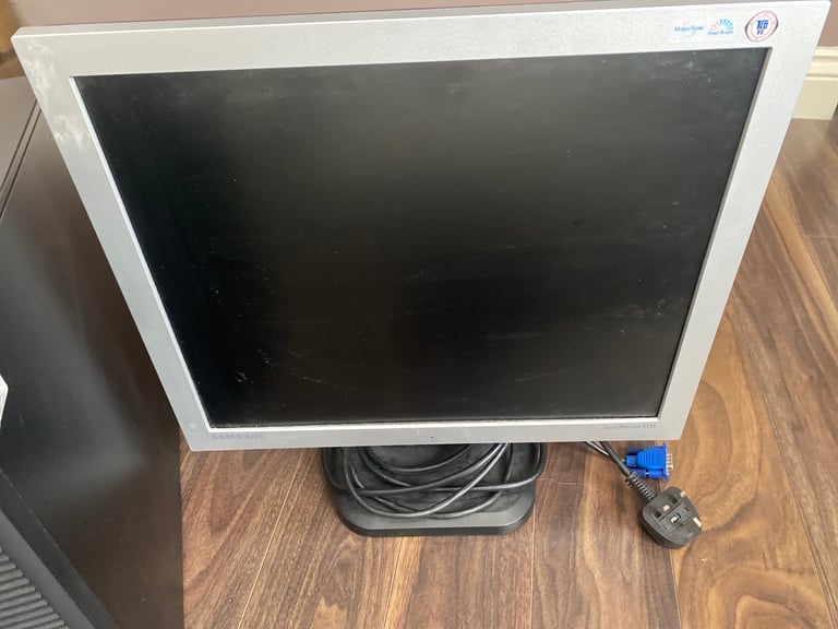 PC Monitor and keyboard & mouse combo